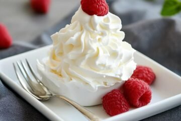 Easy Keto Whipped Cream Recipe (Just 2 Ingredients)