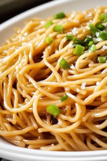 How to Make Flavorful Asian Garlic Noodles