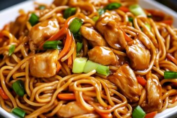 One-Pan Chicken Chow Mein – Minimal Clean-Up
