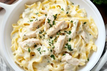 Low Calorie Chicken Alfredo Pizza